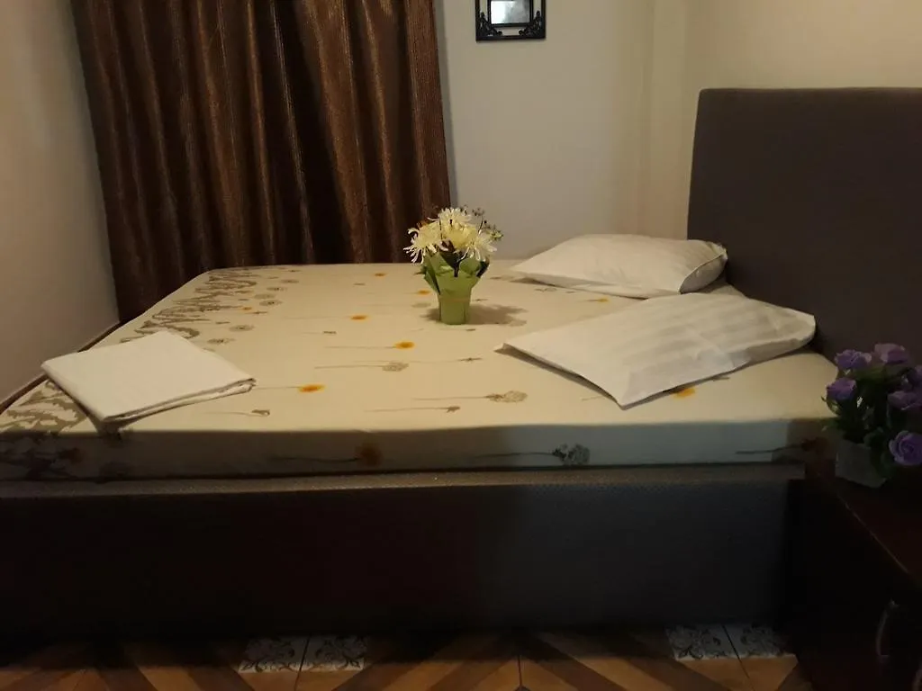 Hotel Stars Bucharest 2*,