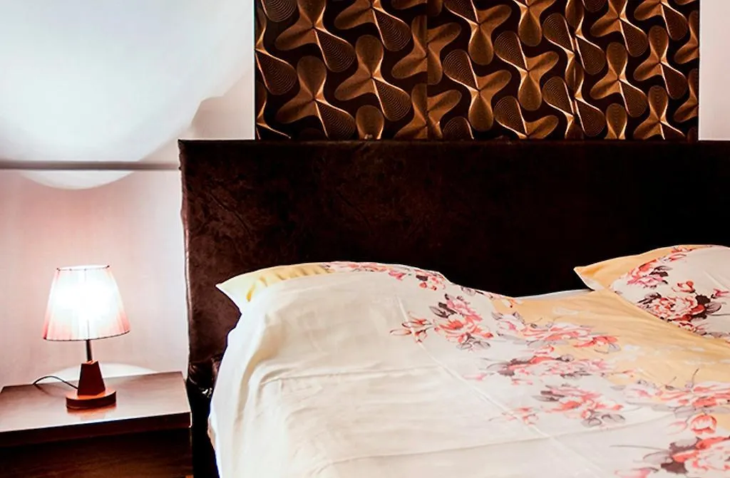 Hotel Stars Bukarest 2*,